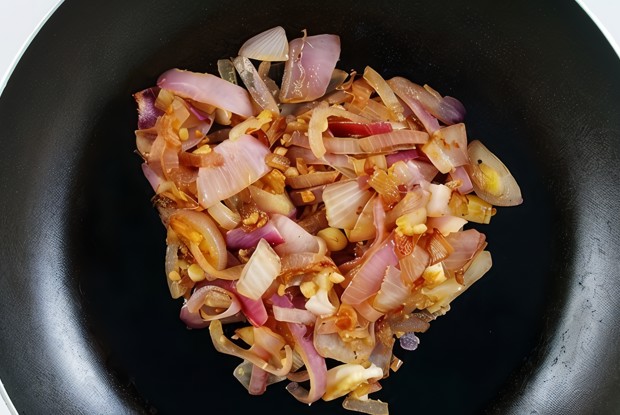 Карамелизованный лук на гриле