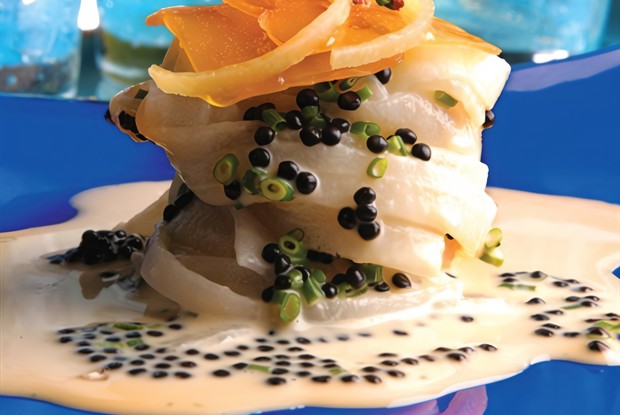 Карбонара из дайкона с икрой кефали и лимонной цедрой