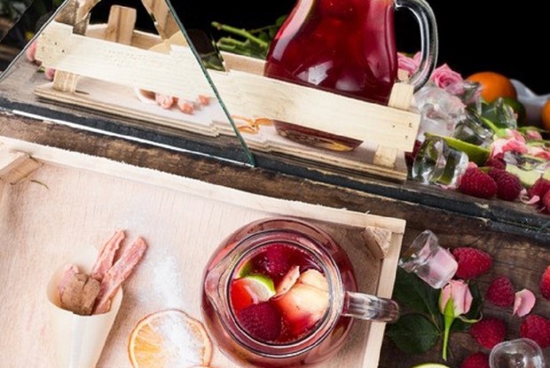 Каркаде с малиной и имбирем