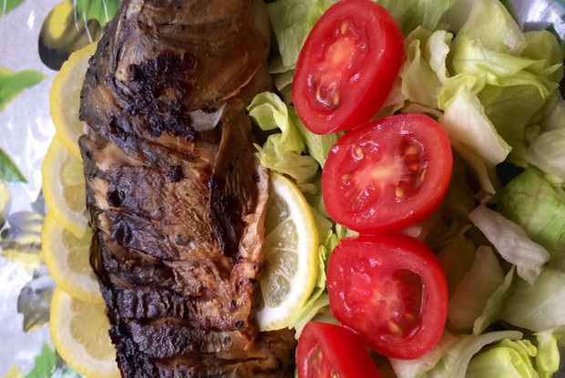 Карп в духовке с мятой