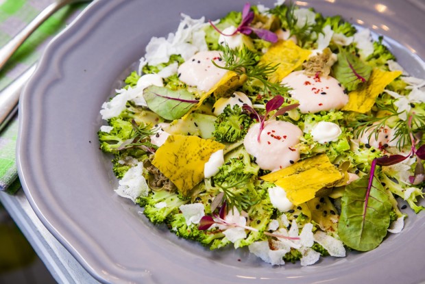 Карпаччо из брокколи с крем-лососем