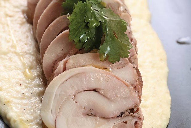 Карпаччо из цыпленка под соусом сациви