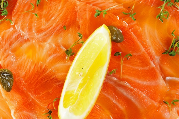 Карпаччо из лосося с каперсами