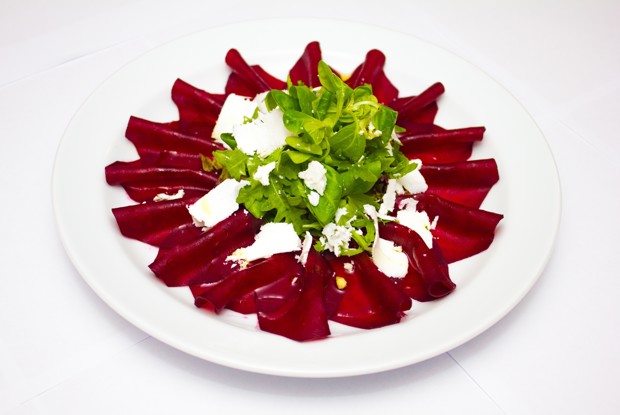Карпаччо из свеклы с сыром шевре