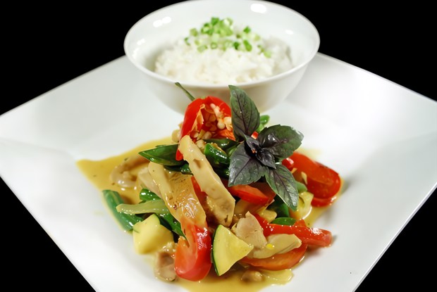 Карри из печени с томатным соусом