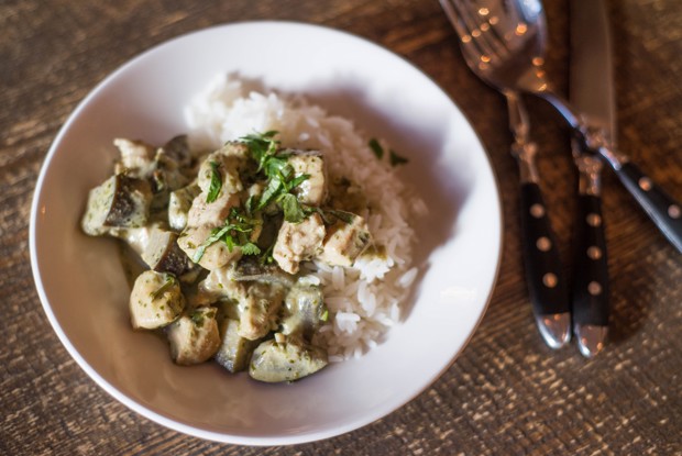 Карри с курицей и баклажаном