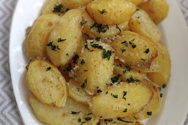 Картофель с чесноком в духовке