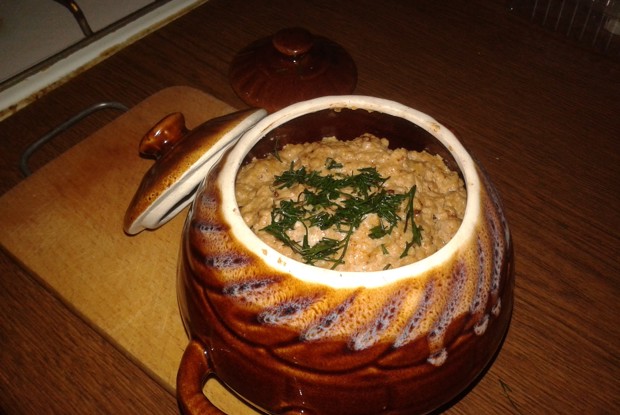 Картофель с грибами в горшочке