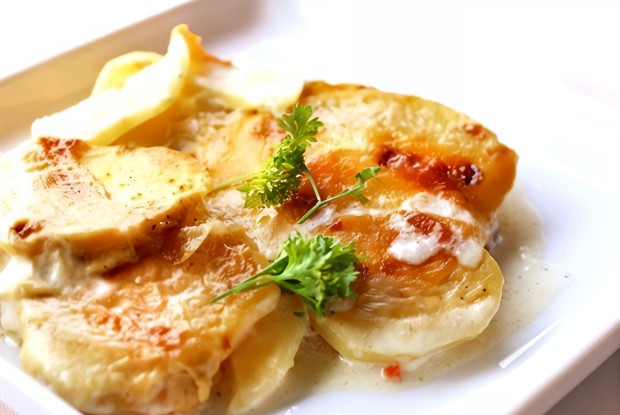 Картофель с луком и сливками