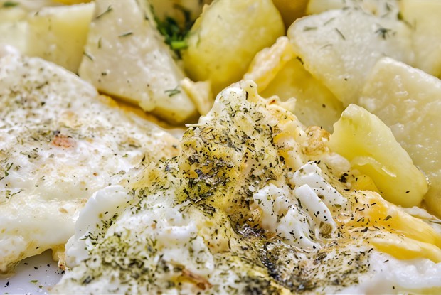 Картофель с омлетом