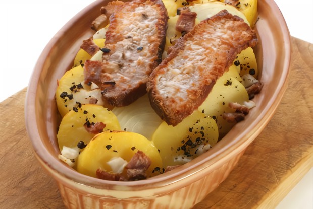 Картофель со шпигом