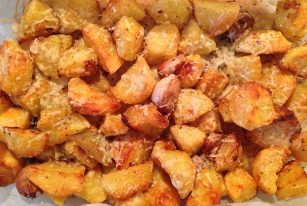 Картофель в корочке из лимона и пармезана