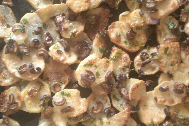 Картофель, запеченный с шампиньонами