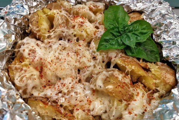Картофель, запеченный в фольге