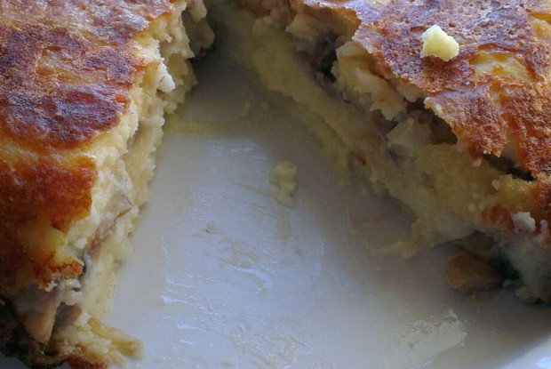 Картофельная запеканка с грибами в мультиварке