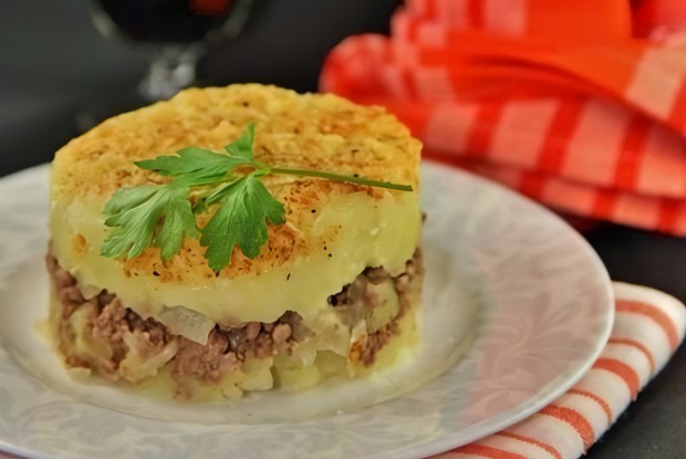 Картофельная запеканка с мясом и твердым сыром