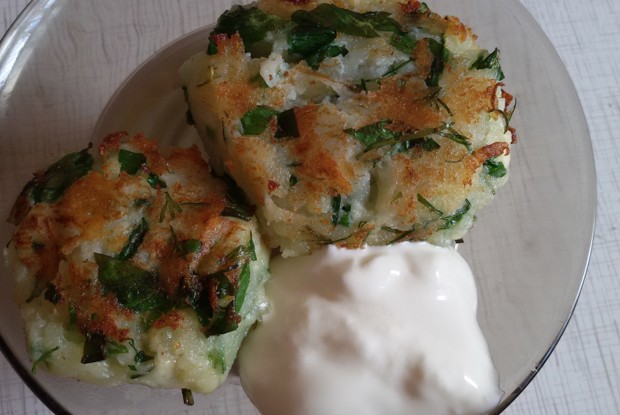 Картофельные биточки с сыром и зеленью