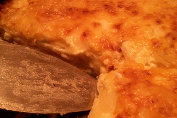 Картофельный гратен с базиликом