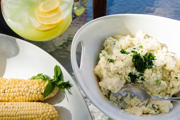 Картофельный салат с мятой и ароматной заправкой