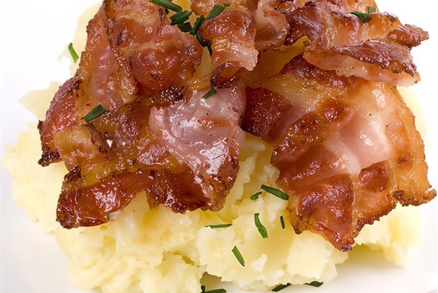 Картофельное пюре с беконом и укропом