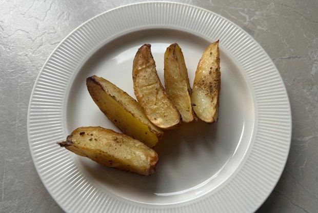 Картофельные дольки в духовке