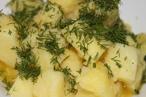 Картофельный салат с укропом