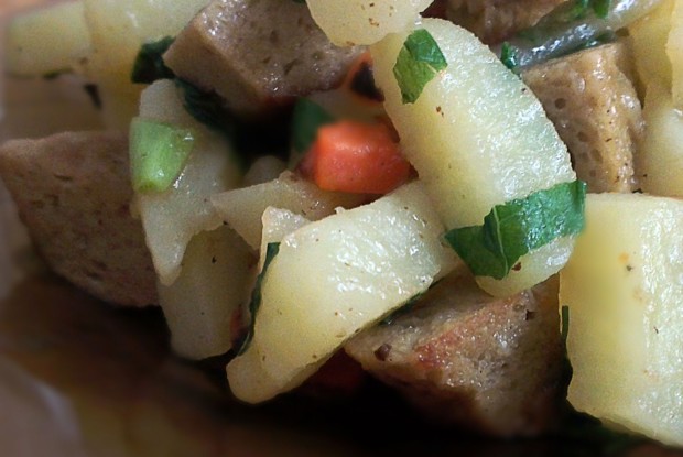 Картошка, тушеная с сейтаном