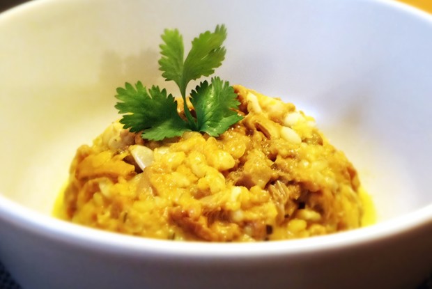 Каша из кускуса с лисичками, тыквой и кедровыми орешками