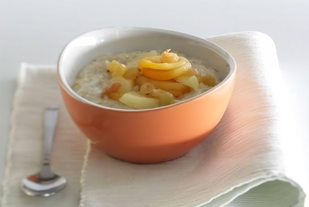 Каша с фруктами на завтрак