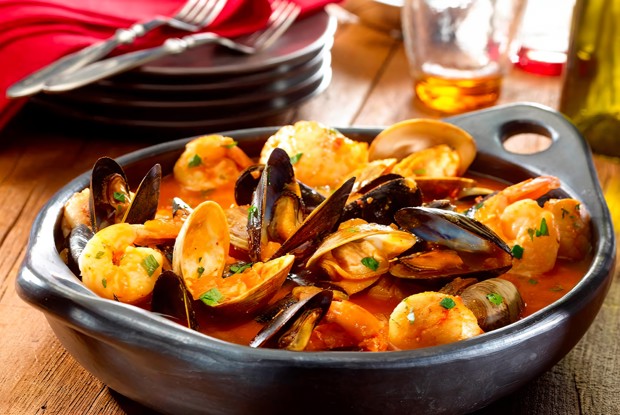 Касуэла с морепродуктами по-колумбийски