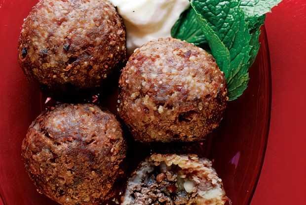 Кеббе из говядины, баранины и булгура