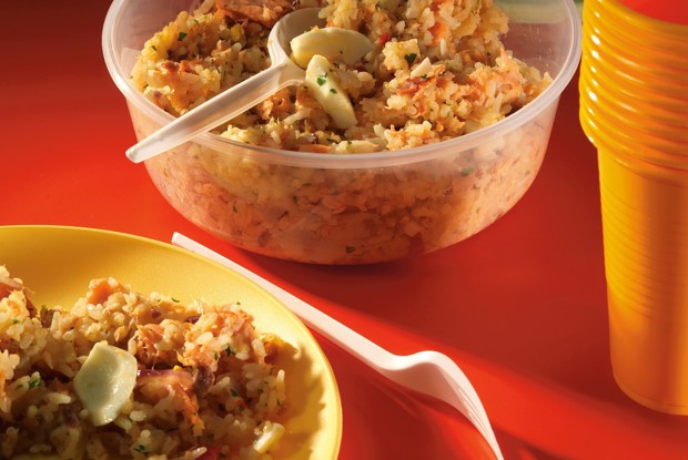 Кеджери с копченым лососем