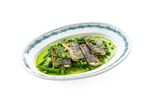 Кефаль с овощами в соусе зеленый карри