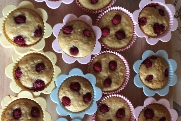 Кекс на кефире с орехами