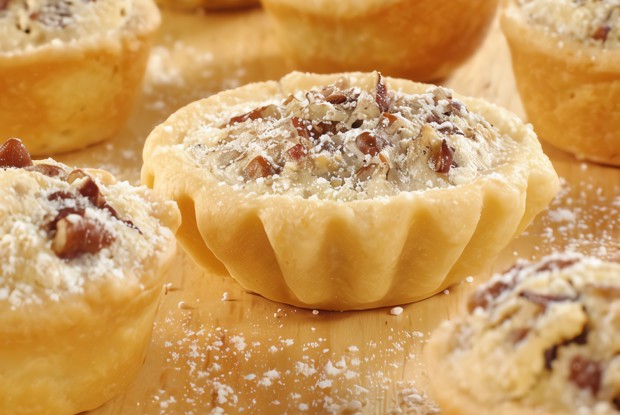 Кексы с грецкими орехами и крыжовником