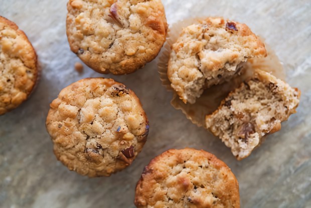 Кексы с изюмом и яблочным пюре