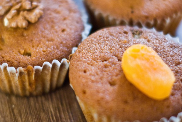 Кексы с курагой, изюмом и грецкими орехами