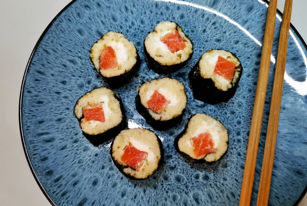 Кето-роллы с лососем