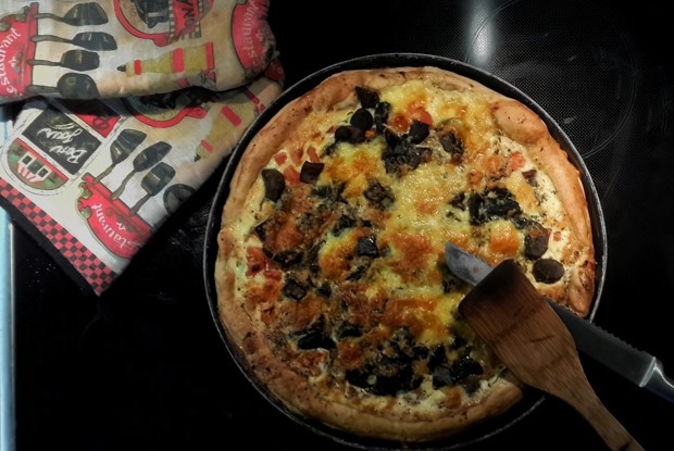 Киш с грибами и помидорами