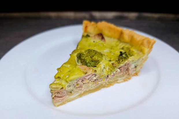 Киш с тунцом