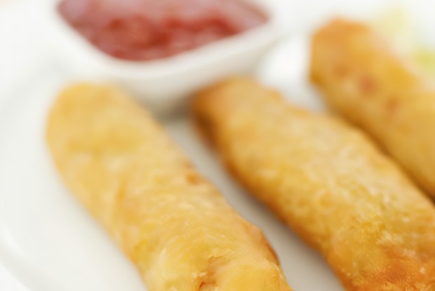 Китайские весенние роллы с креветками и бобовыми проростками