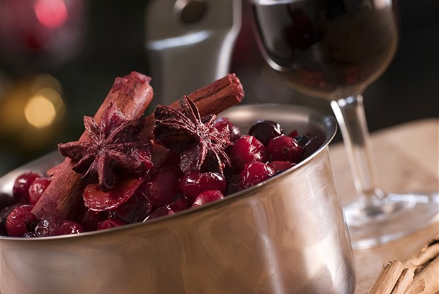 Клюквенный соус с портвейном и корицей