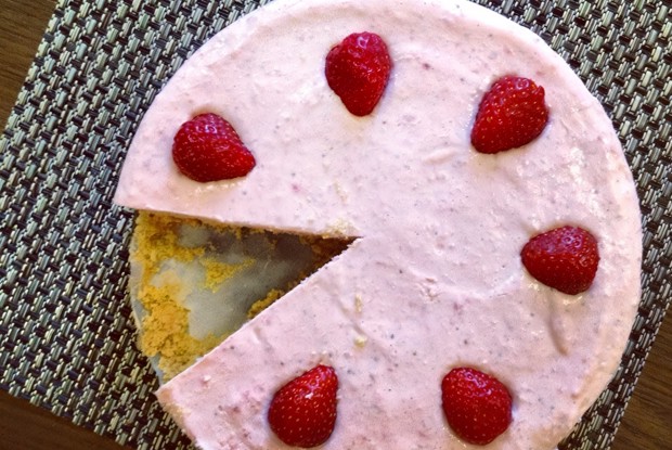 Клубничный чизкейк без выпечки