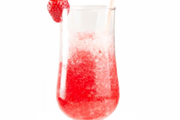 Клубничный газированный лимонад
