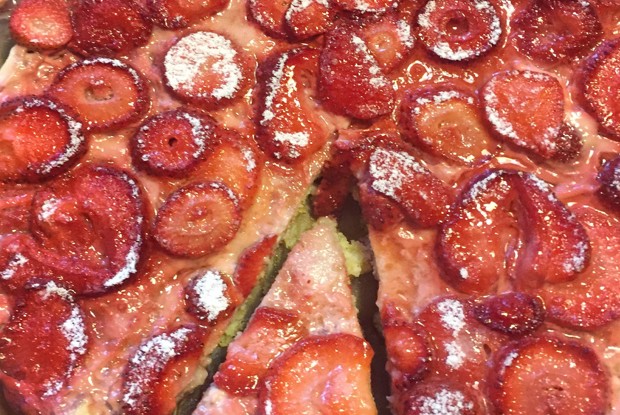 Клубничный пирог с ванилью