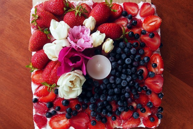 Клубничный торт (без выпечки)