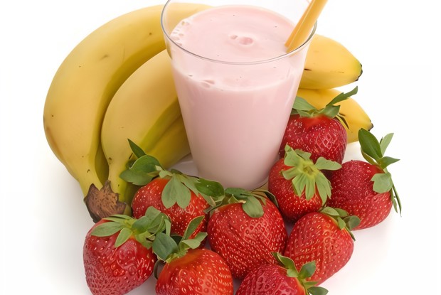 Клубнично-банановый милкшейк