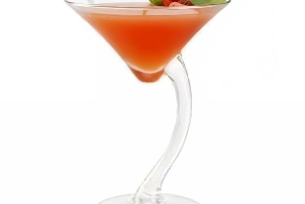 Клубнично-базиликовый мартини