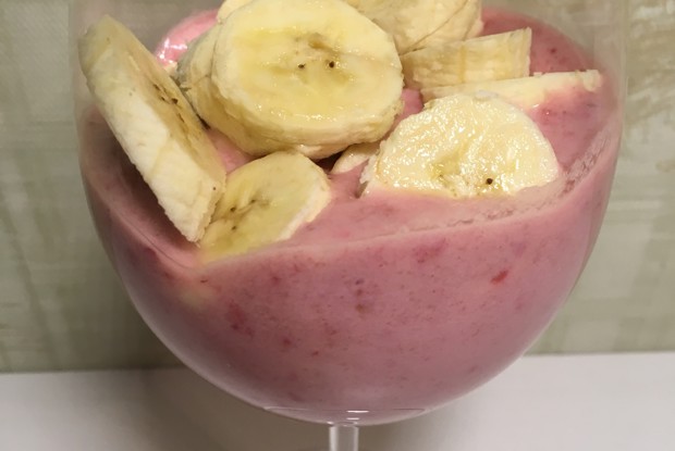 Клубнично- малиновый смузи