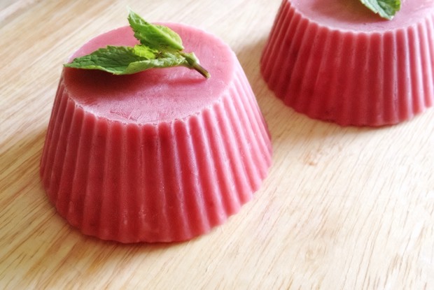 Клубнично-ревеневое мороженое